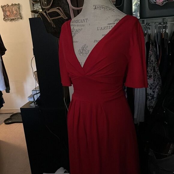 Flutter-sleeve red hot plus size twist back midi pleated gathered dress/ 3/4 - Picture 7 of 11